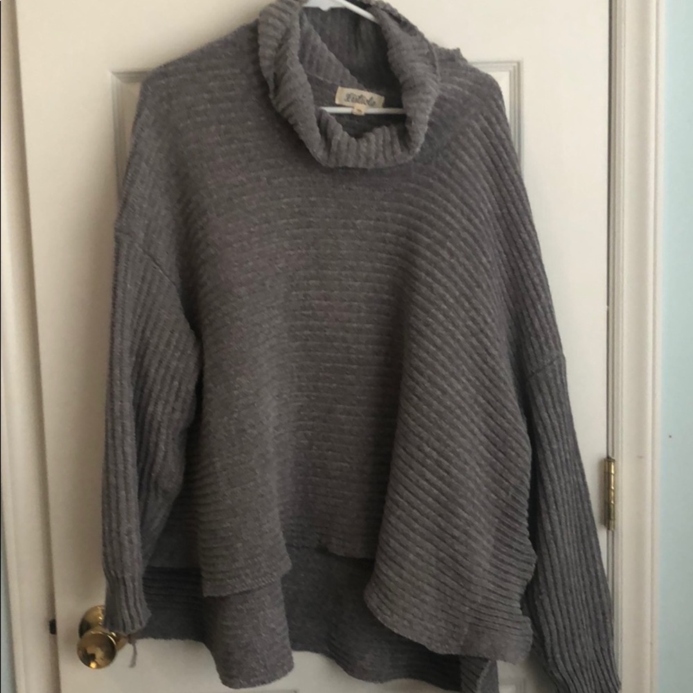 Boutique Super Soft Sweater size M